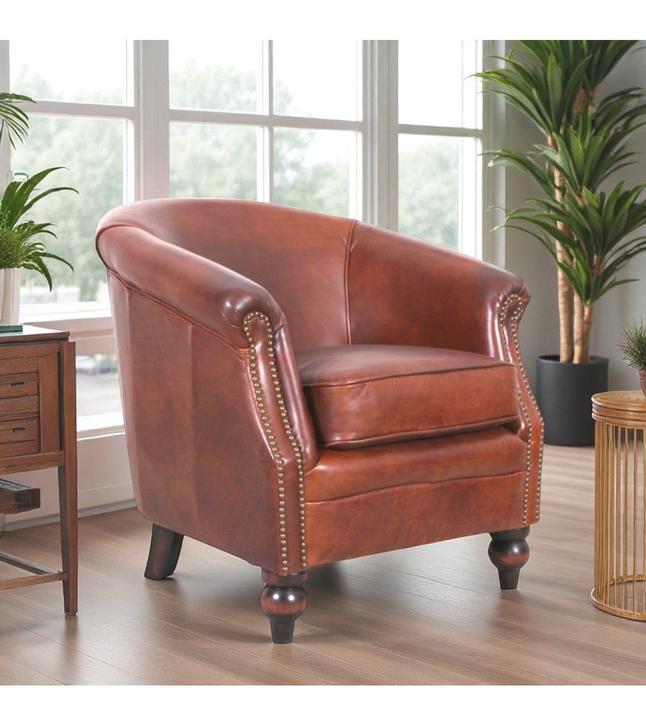 Fauteuil club en cuir marron avec clous - modèle Yvy