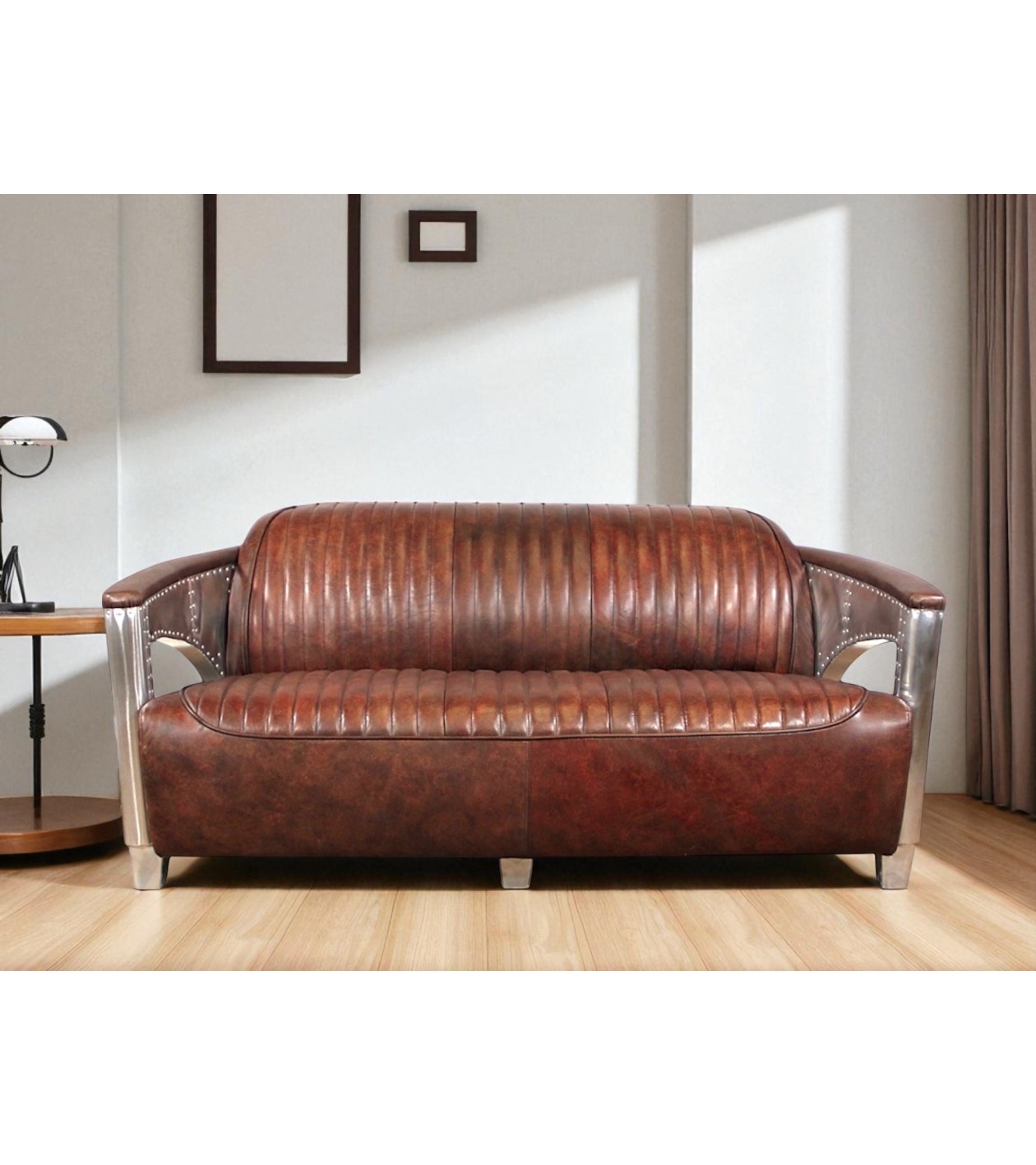 Canapé Aviateur cuir couleur marron "Byrd" Canapé Aviateur cuir couleur marron "Byrd"
