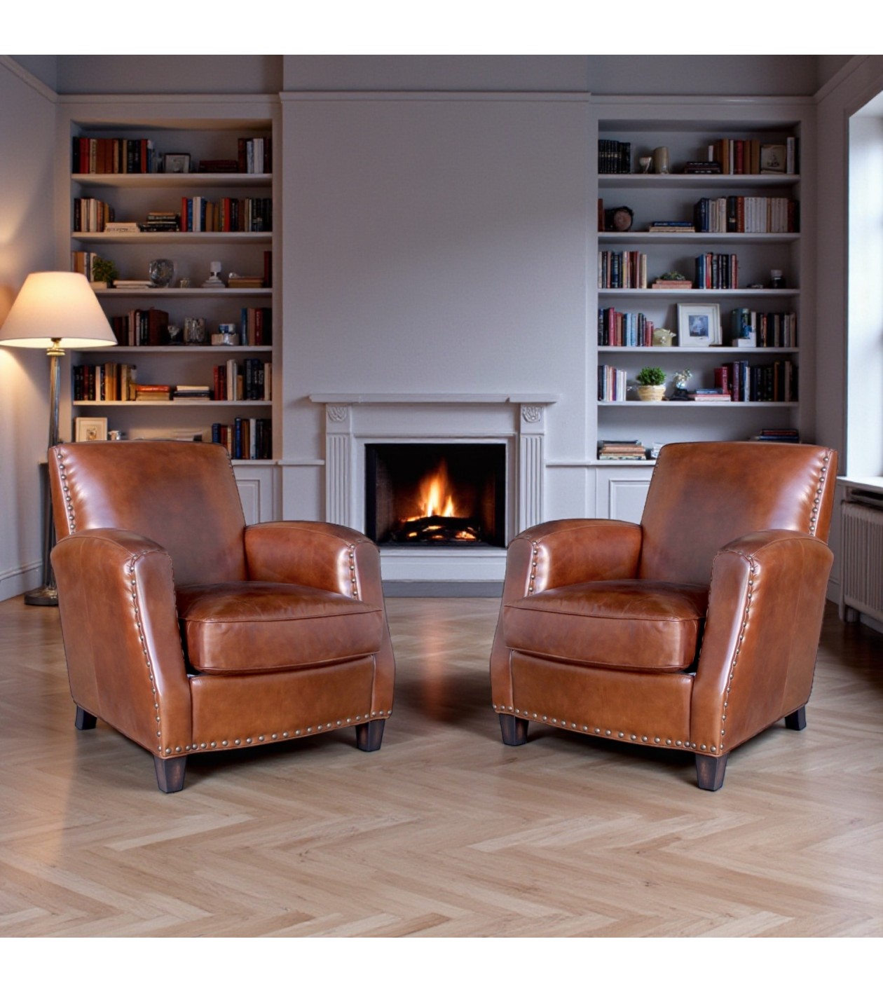 Lot de 2 fauteuils club en cuir marron patiné - collection Henri