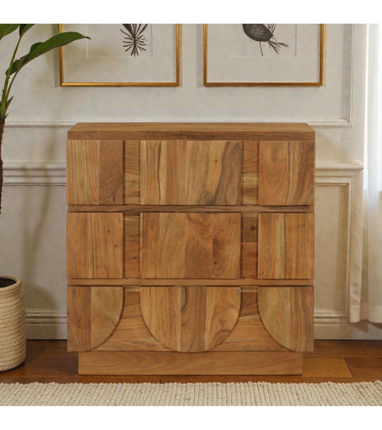 Commode bois massif Arya dans un intérieur chaleureux